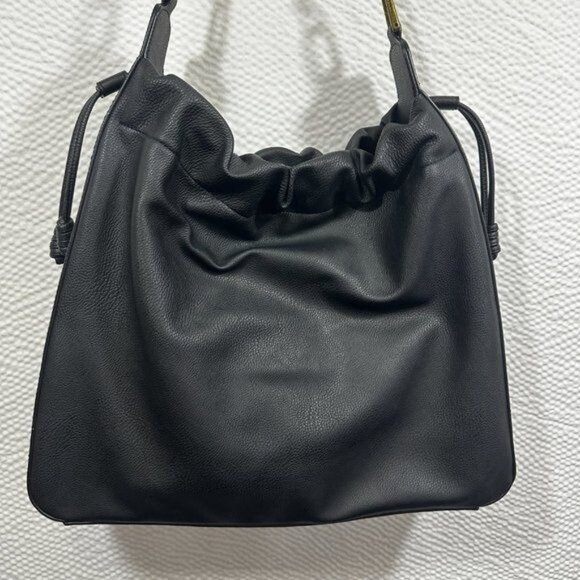 Universal Thread- Drawstring Closure Shoulder Bag HoBo winter basics - Picture 4 of 14